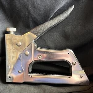 Craftsman - Stapler / Nail Gun - Heavy Duty - 968517